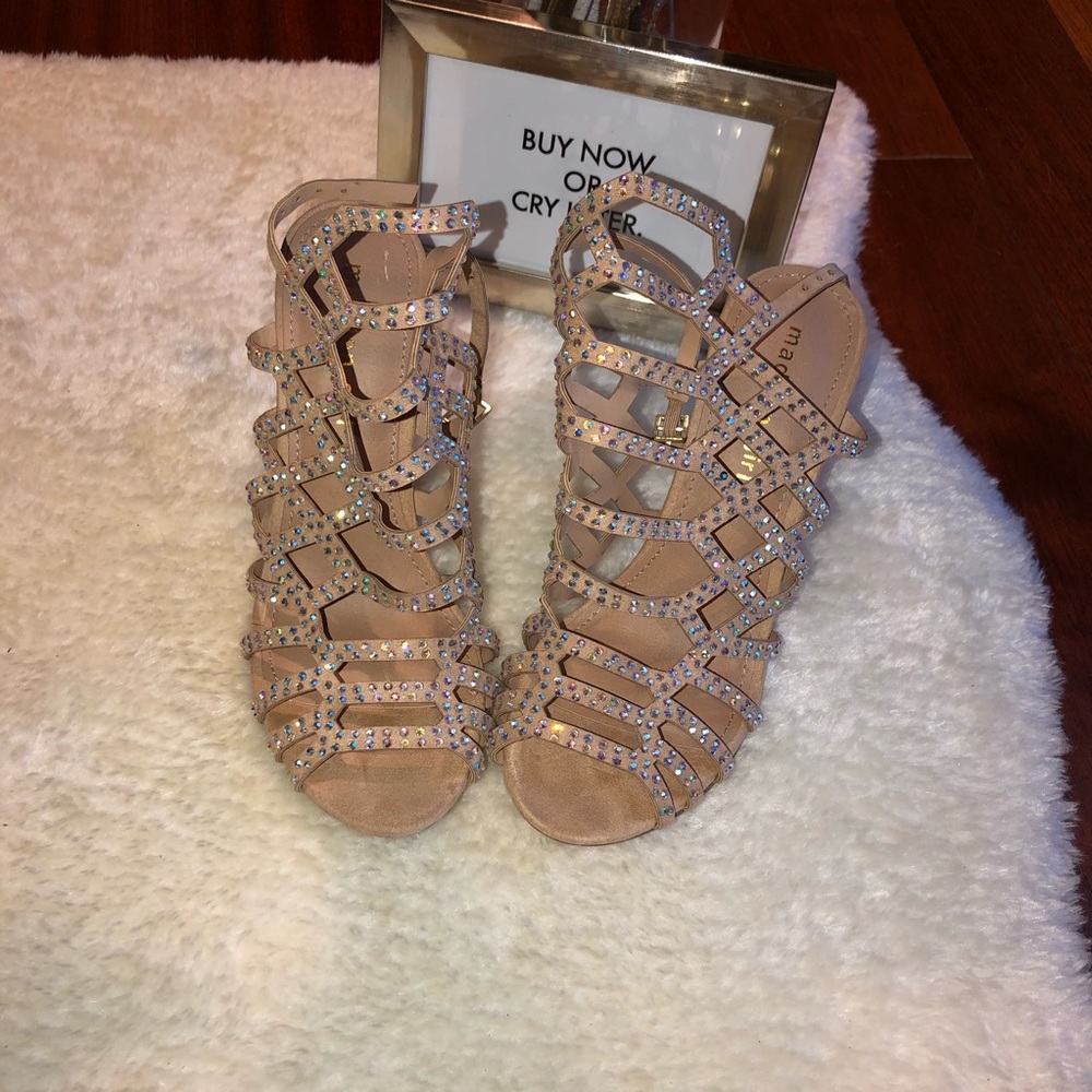 Dazzled high heels 😍👠